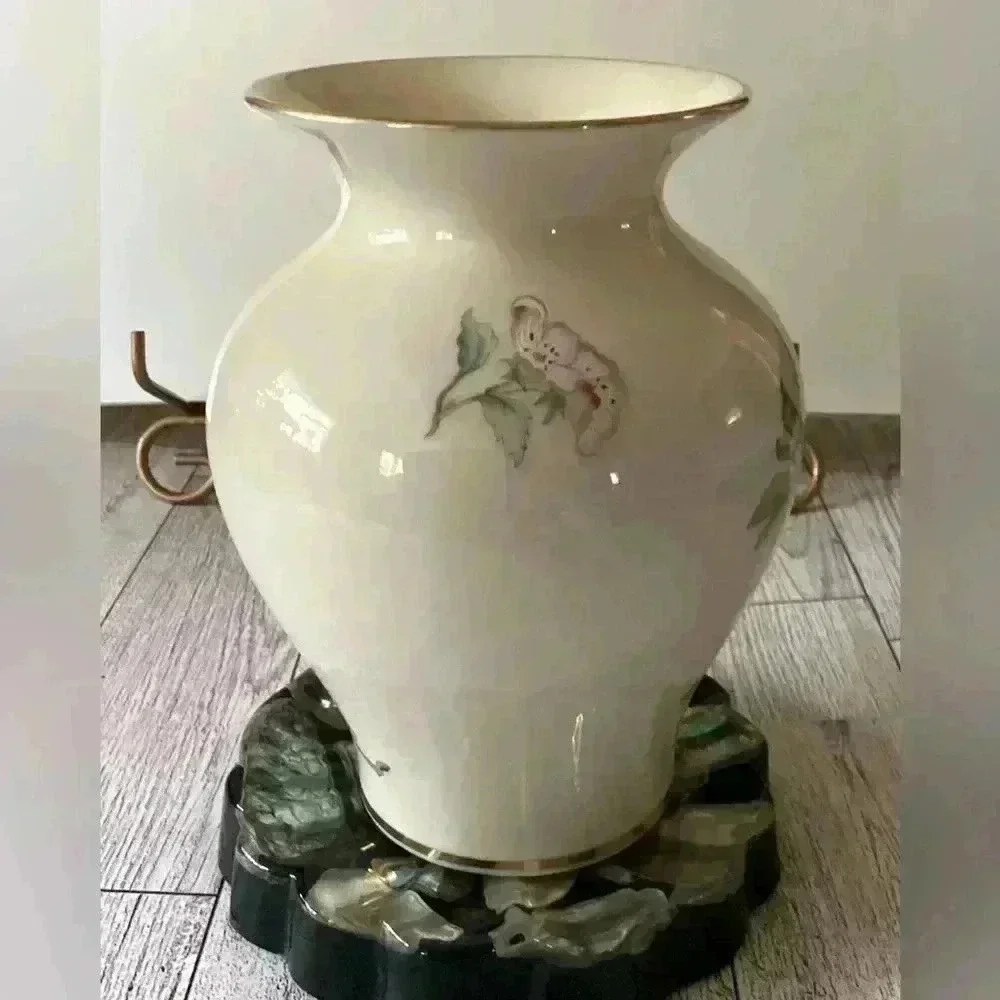 LENOX SERENADE GOLD TRIM BIRD AND FLOWER MOTIF VASE